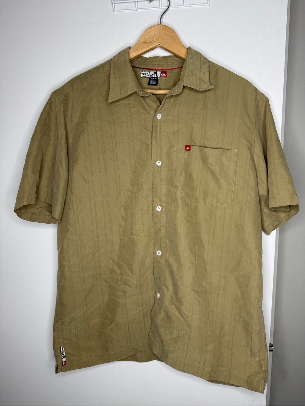 Quiksilver Men's Short Sleeve Button-Up Shirt Khaki/Tan Medium